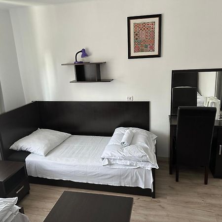 Dukat Hotel Horyniec Екстериор снимка