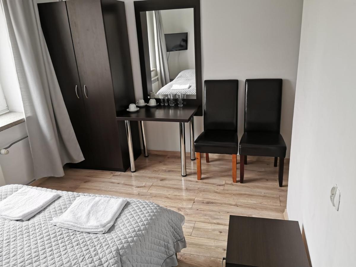 Dukat Hotel Horyniec Екстериор снимка