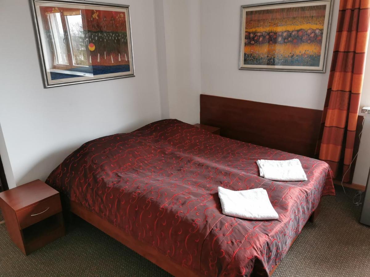 Dukat Hotel Horyniec Екстериор снимка