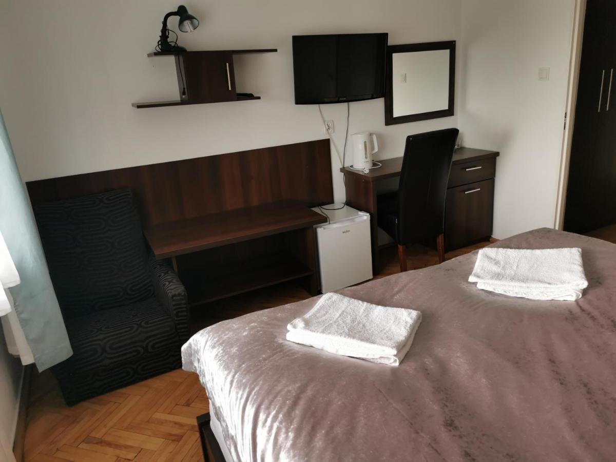 Dukat Hotel Horyniec Екстериор снимка