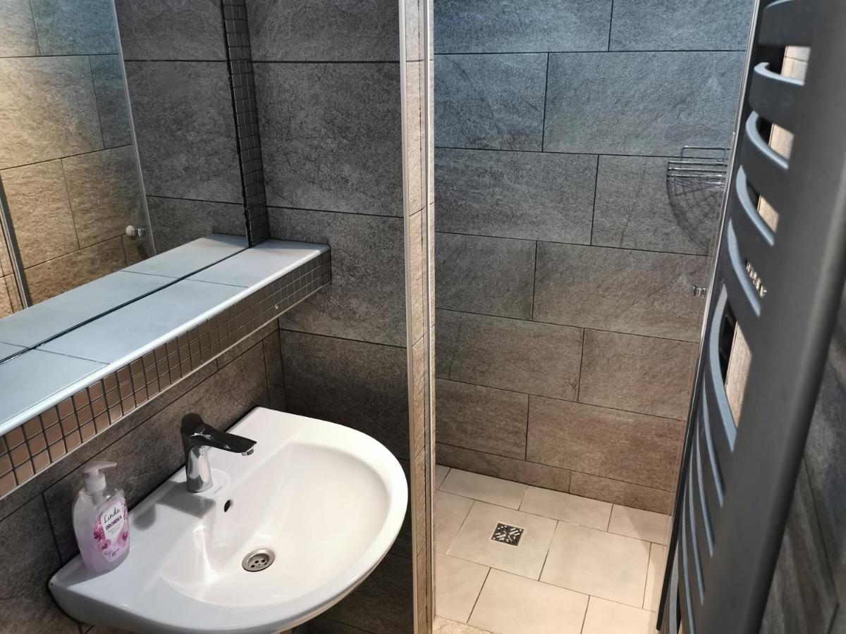 Dukat Hotel Horyniec Екстериор снимка